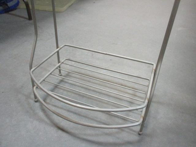 Freestanding Metal Bathroom Towel Rack/Stand