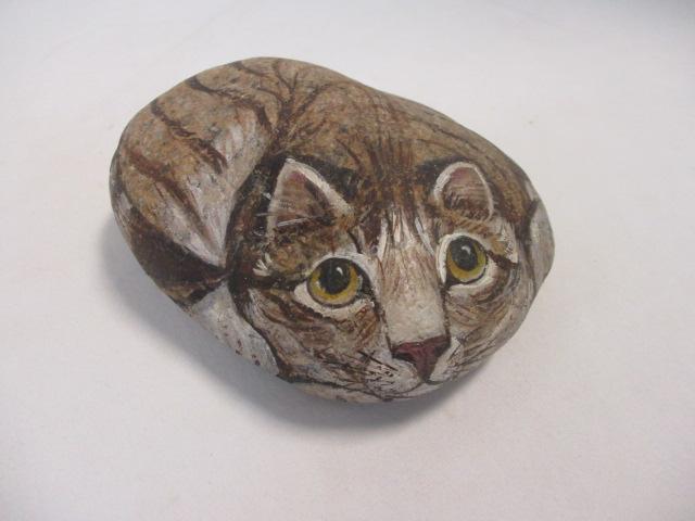 1985 Signed Handpainted Cat on Stone Paperweight/Doorstop