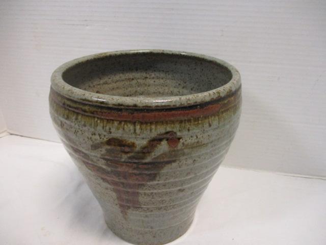 1981 Bouchi Signed Hand Turned Pottery Vessel