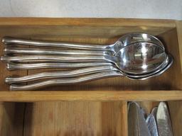 32 Pieces of Heavy Stainless Flatware in Wooden Flatware Organizer