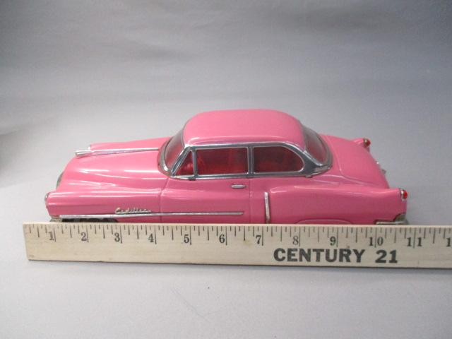 Vintage Tin Cadillac Luxe Car MF330 Friction Toy In Original Box