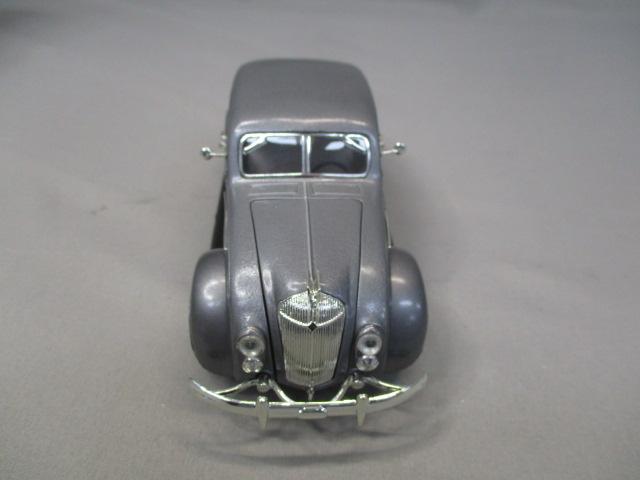 1949 Buick Roadmaster Convertible & 1936 Chrysler Airflow Signature Models