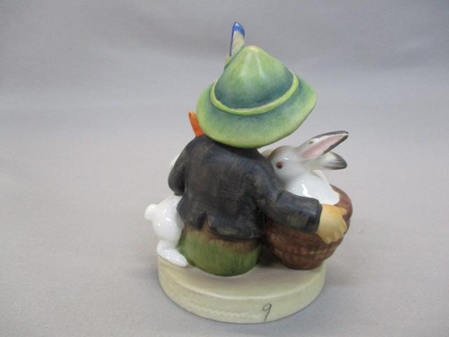 Goebel Hummel Figurine "Playmates"  4"