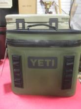 New 2023 YETI Hopper Flip 8 with Tags