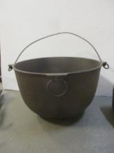 No. 3 Erie Cast Iron Stew Pot