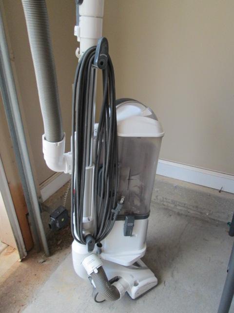 Shark Navigator Lift-Away Vacuum