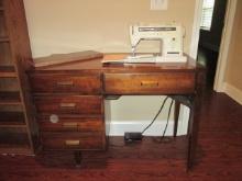 Singer Stylist Zig-Zag Sewing Machine in Wood Sewing Cabinet