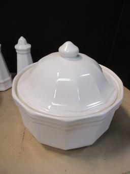 Pfaltzgraff Covered Serving Bowl, Round Platter