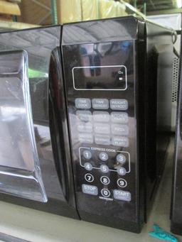 Black Walmart 700 watt Microwave Oven