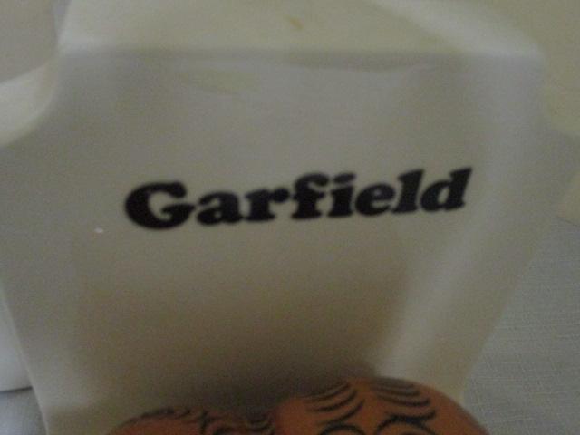 Pair of Enesco Garfield Bookends.