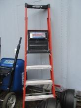 Werner Large Podium Ladder 300 lb Fiberglass