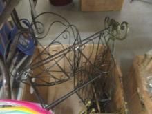 Wire Wall Shelves & Metal Plate Stands