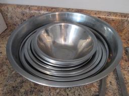 12 Stainless Steel Nesting Bowls and 4 Piece Utensil Set