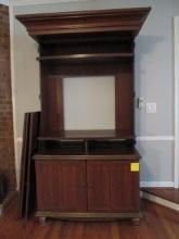 Mahogany Finish Entrainment/Media Cabinet