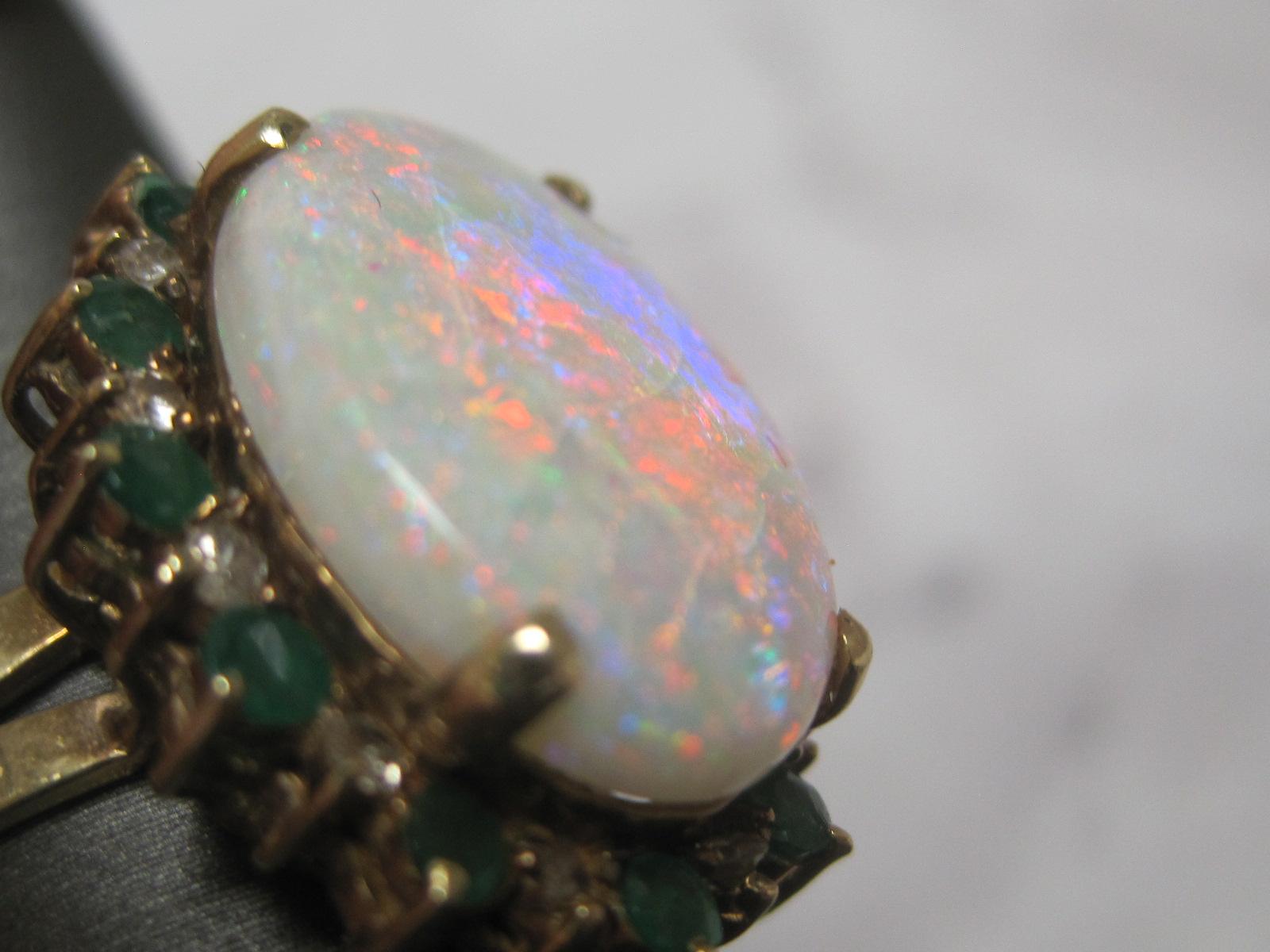 WOW!!! 14k Gold Opal and Emerald Ring