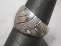 10k White Gold Ring