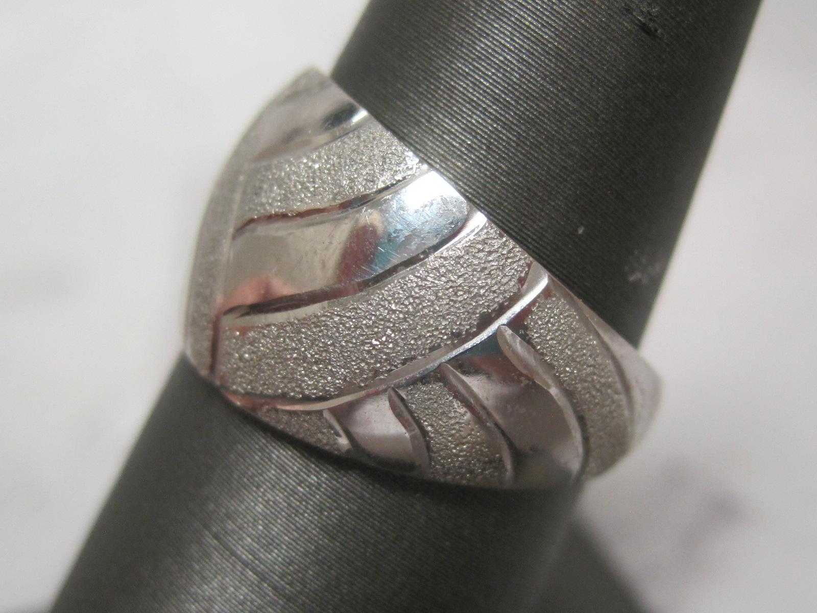 10k White Gold Ring