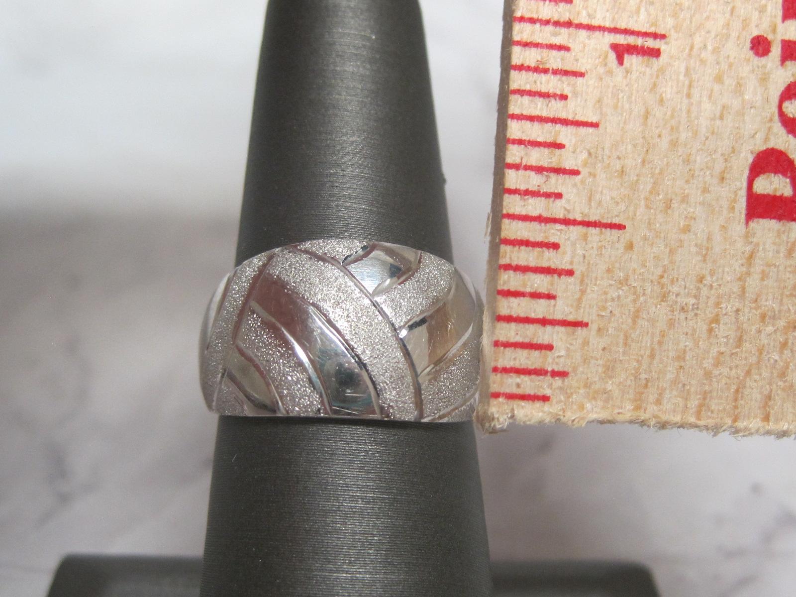 10k White Gold Ring