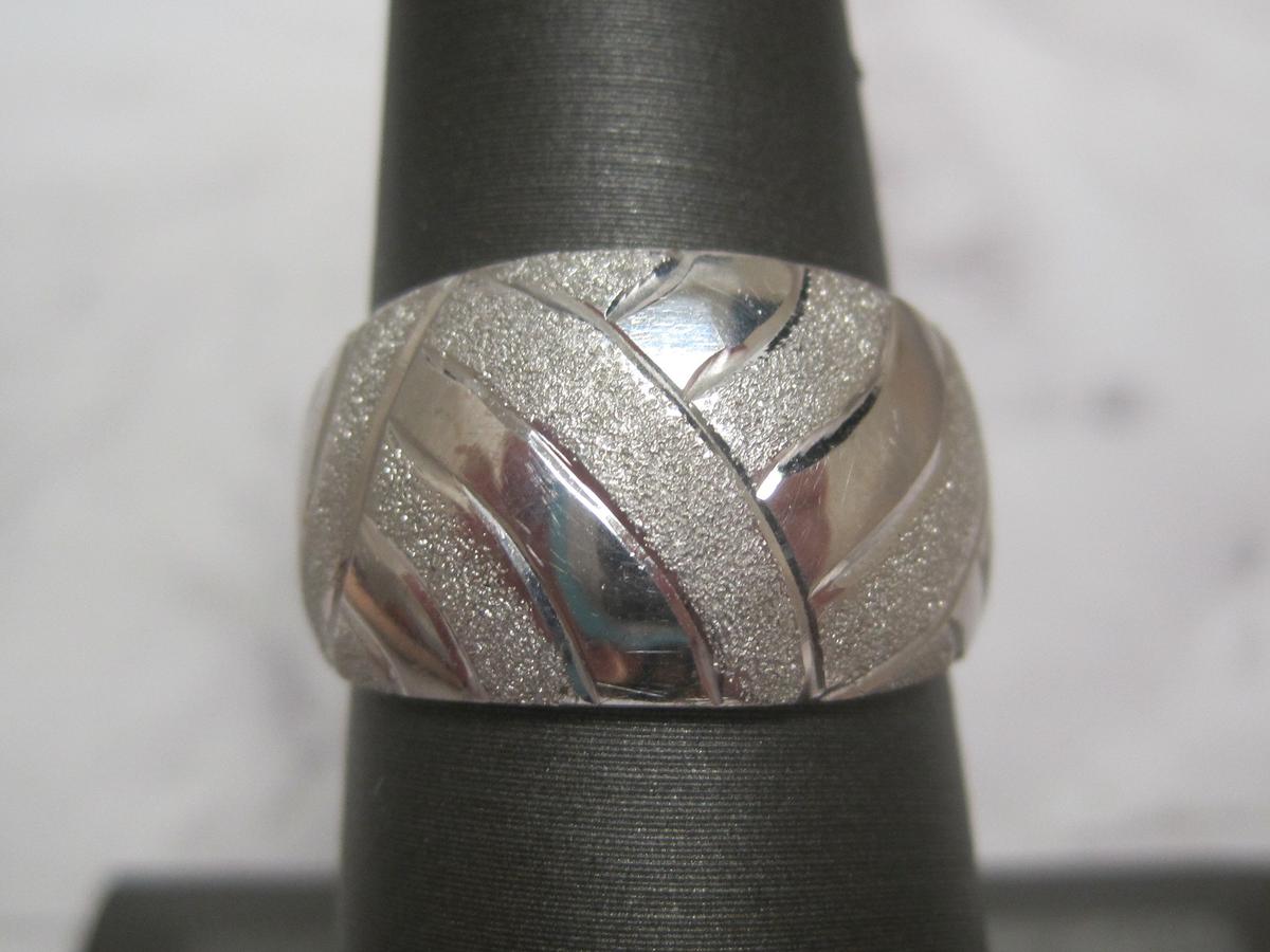 10k White Gold Ring