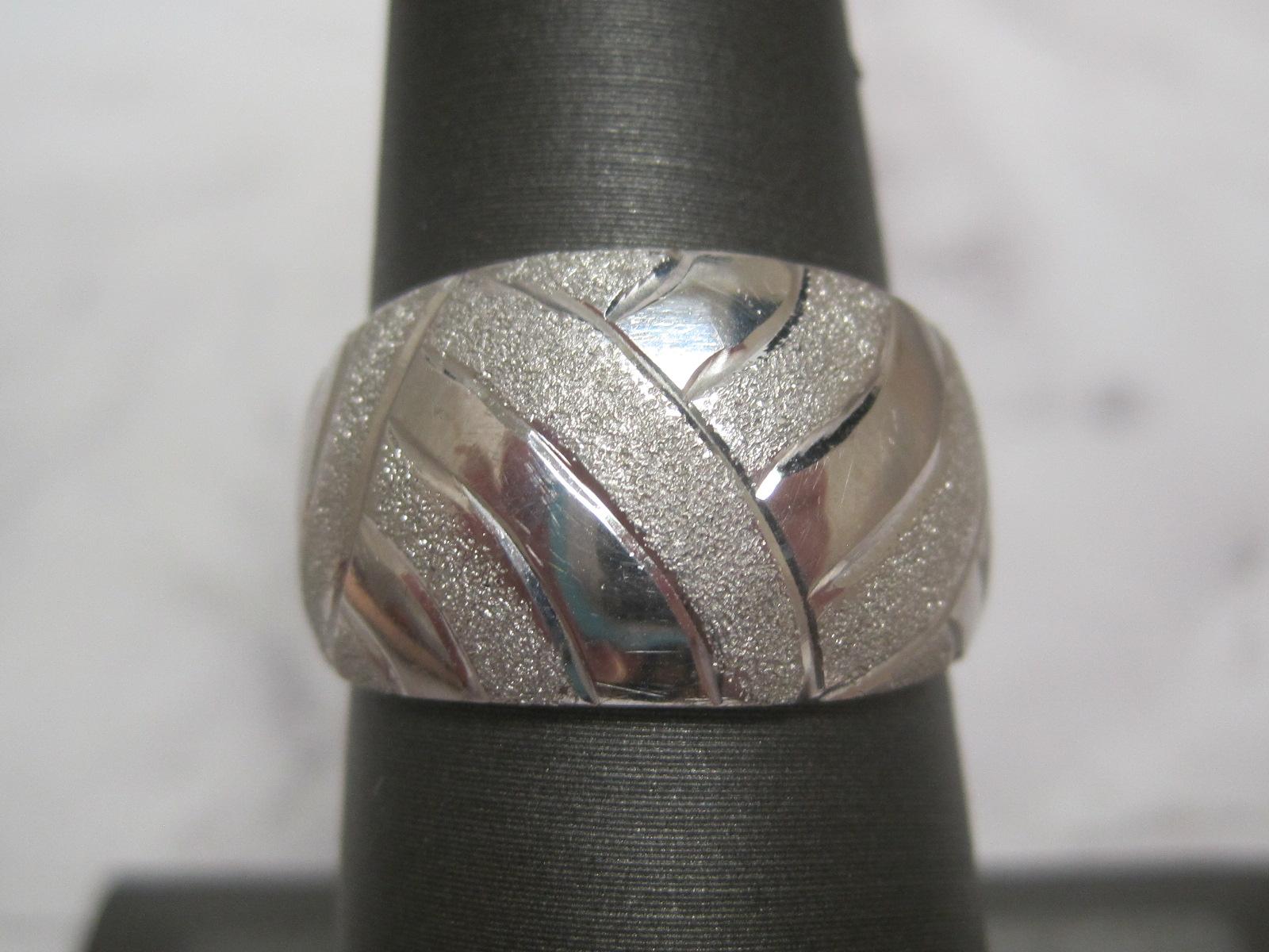 10k White Gold Ring