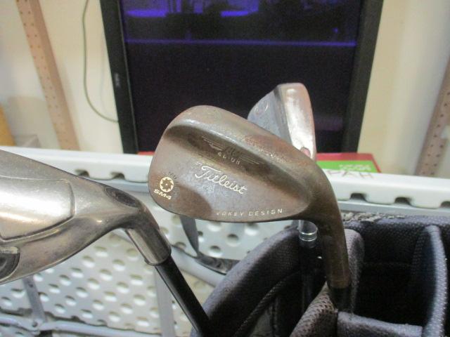 Callaway Golf Bag with 8 Clubs and Driver - Titleist, DynoPower, Callaway, etc.