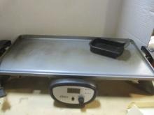 Oster Electric Removable Griddle, Powers on. Thermostat Controlled.