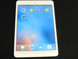Apple iPad Mini white