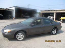 2003 Ford Taurus