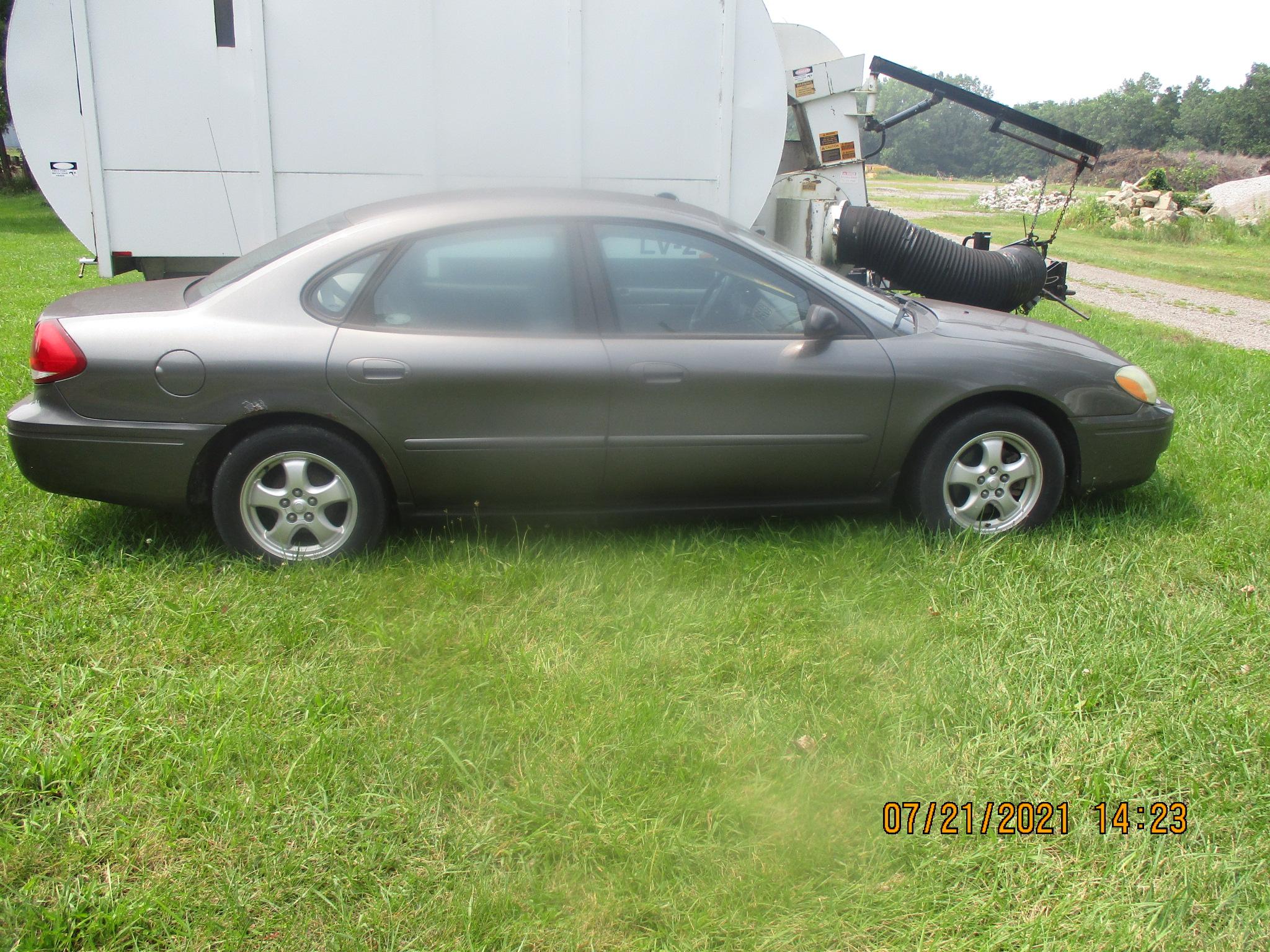 2003 Ford Taurus