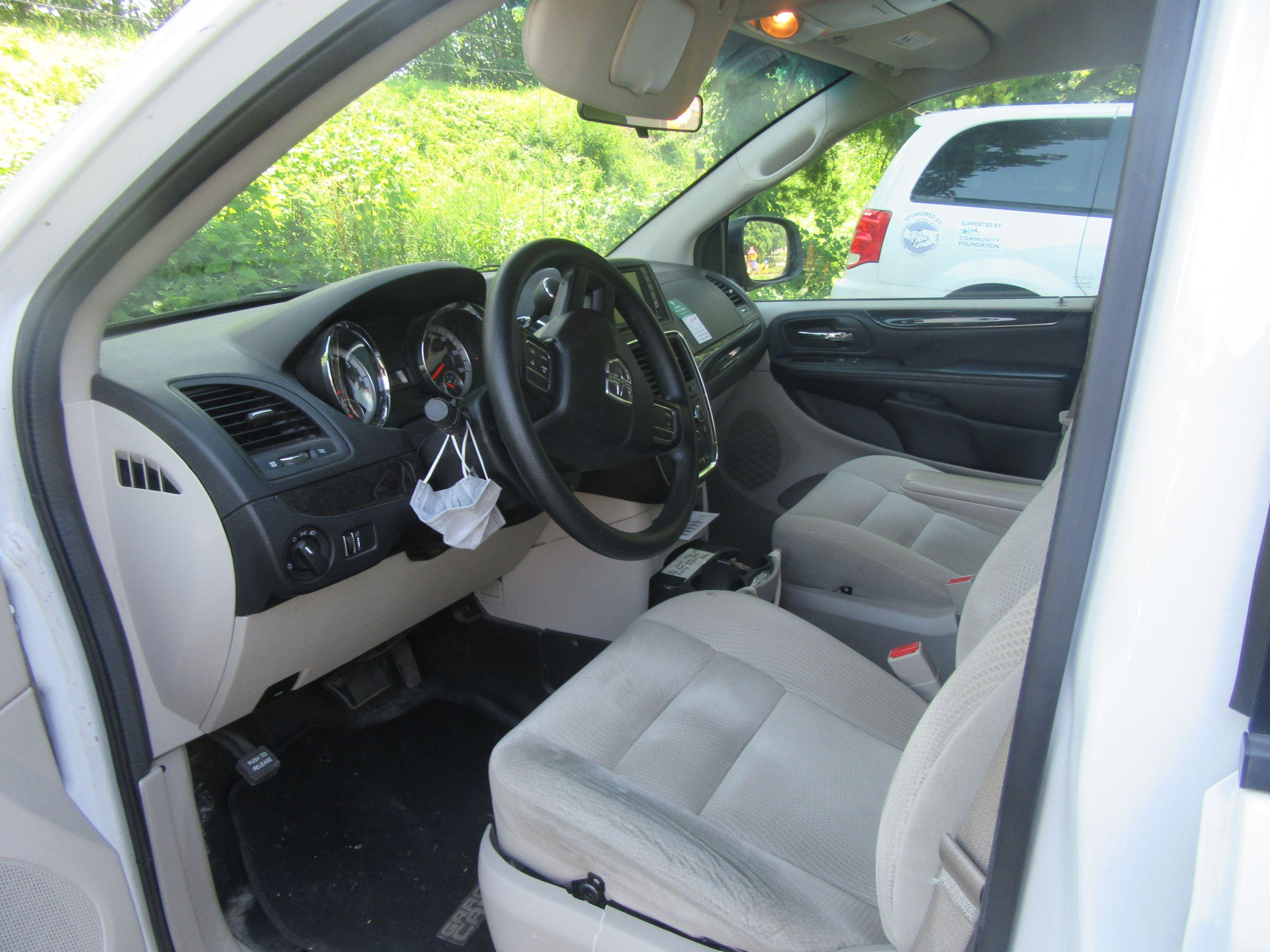 2017 DODGE CARAVAN BRAUN LIFT