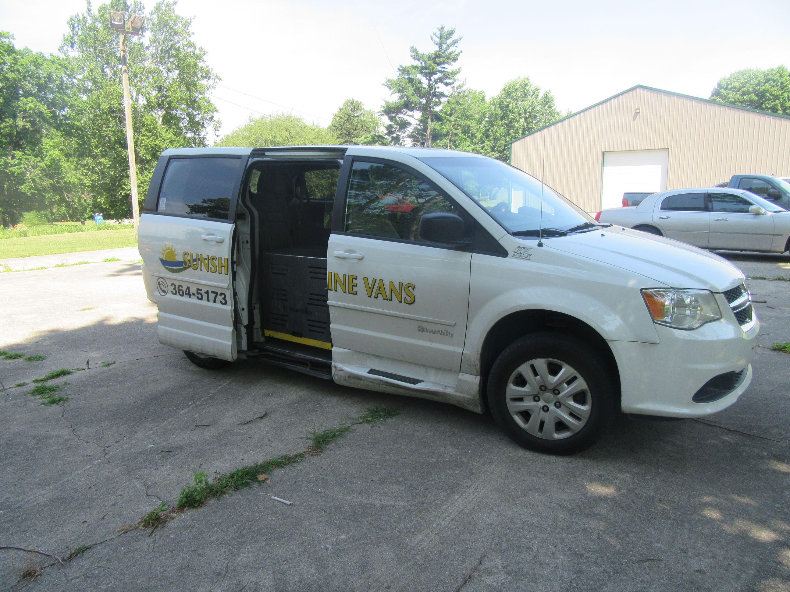 2017 DODGE CARAVAN BRAUN LIFT