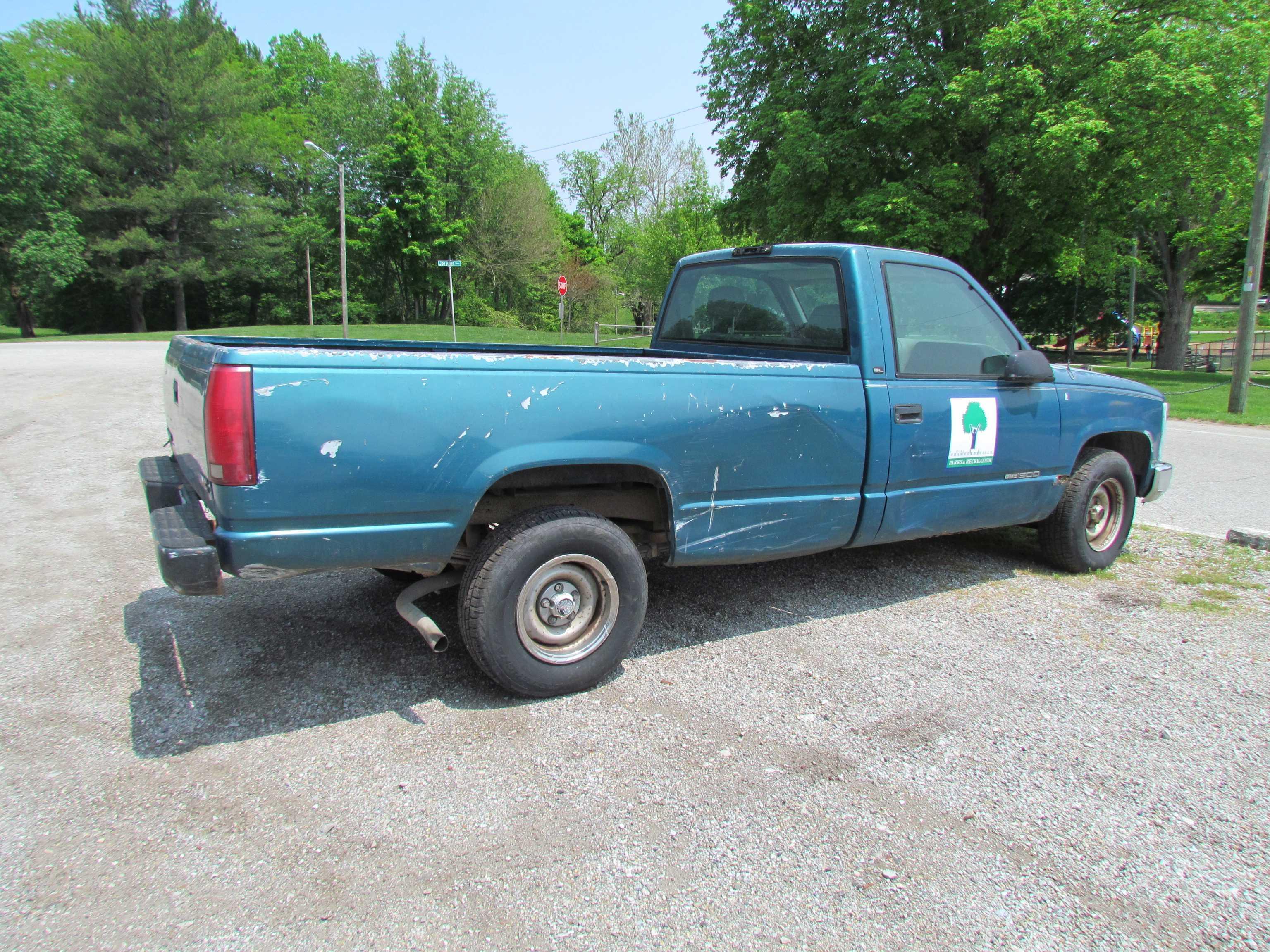 1998 GMC Sierra pickup truck