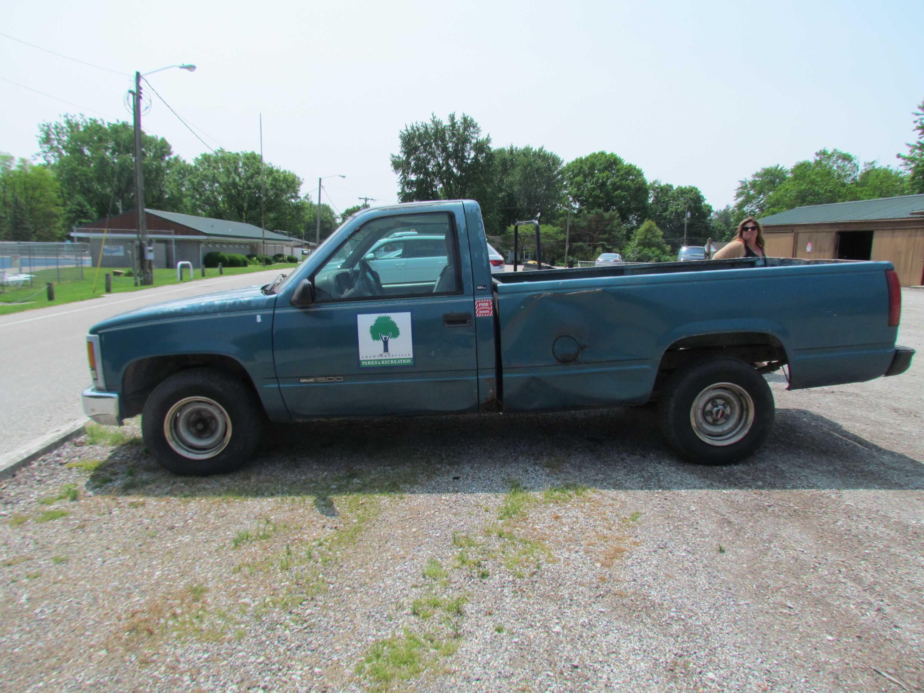 1998 GMC Sierra pickup truck