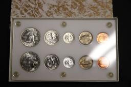 2 1959 YEAR SETS IN CAPITAL HOLDER