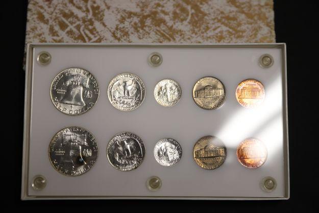 2 1959 YEAR SETS IN CAPITAL HOLDER