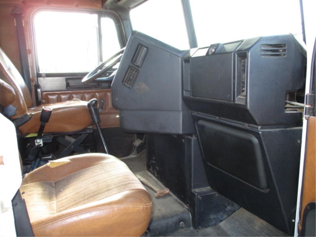 2000 Freightliner FLD120 T/A Truck Tractor,