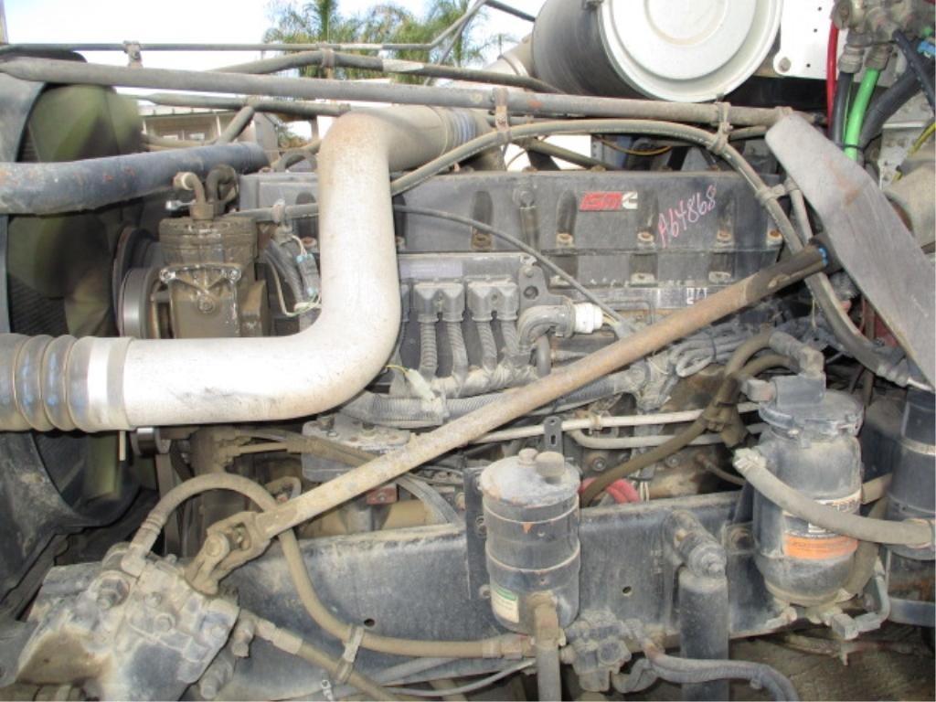 2000 Freightliner FLD120 T/A Truck Tractor,