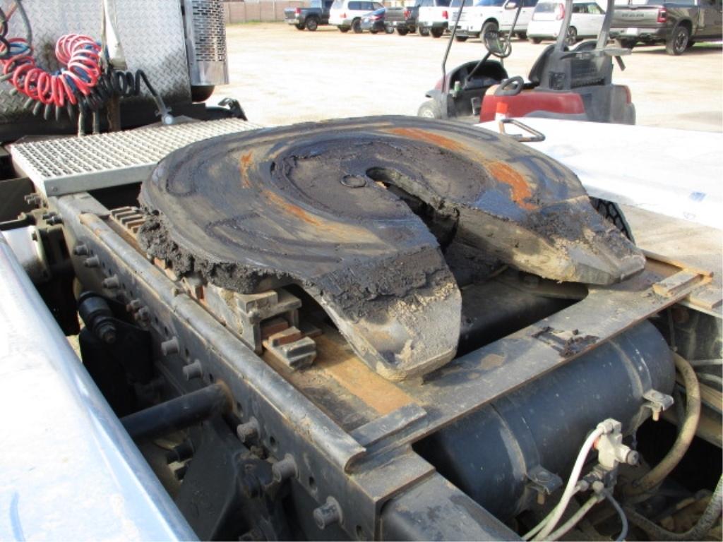 2000 Freightliner FLD120 T/A Truck Tractor,