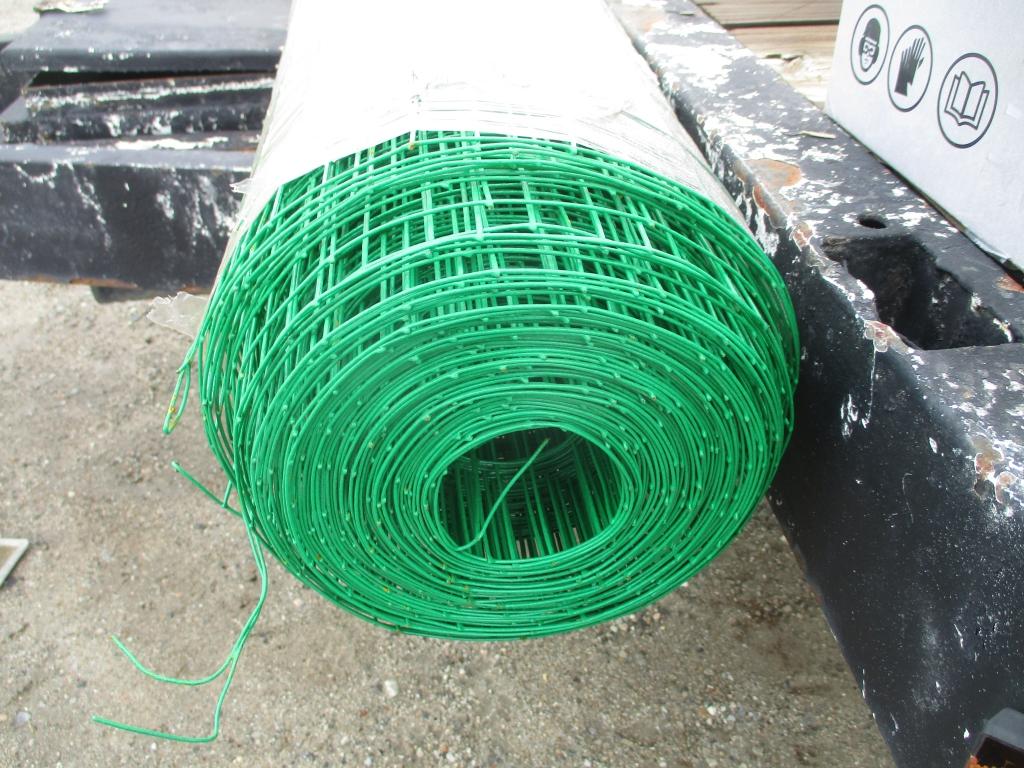 (1) Roll Of New Unused Vinyl Garden Fencing