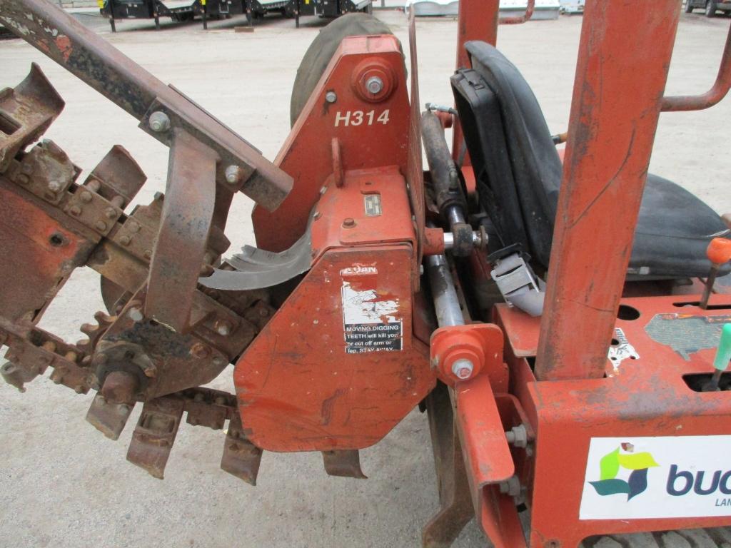2001 Ditch Witch 3700DD Ride-On Trencher,