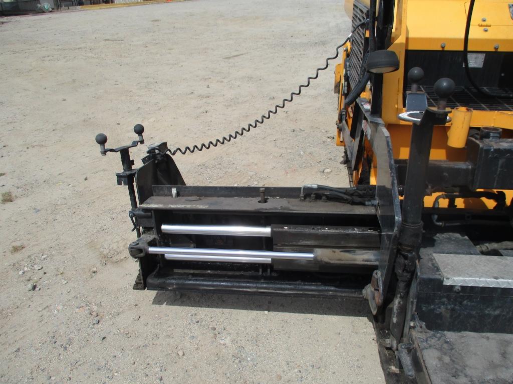 2012 Leeboy 8616 Crawler Asphalt Paver,