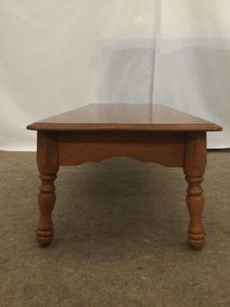 Modern one drawer coffee table with single drawer in good cond