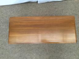 Modern one drawer coffee table with single drawer in good cond