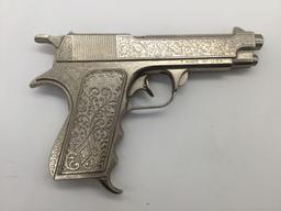 Pair of vintage Hubley die cast pistols - Mountie & the Forty Five, tested and working