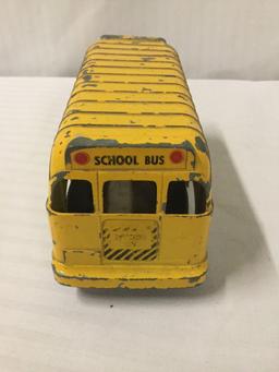 1 yellow Hubley die cast toy school bus - as is fair cond