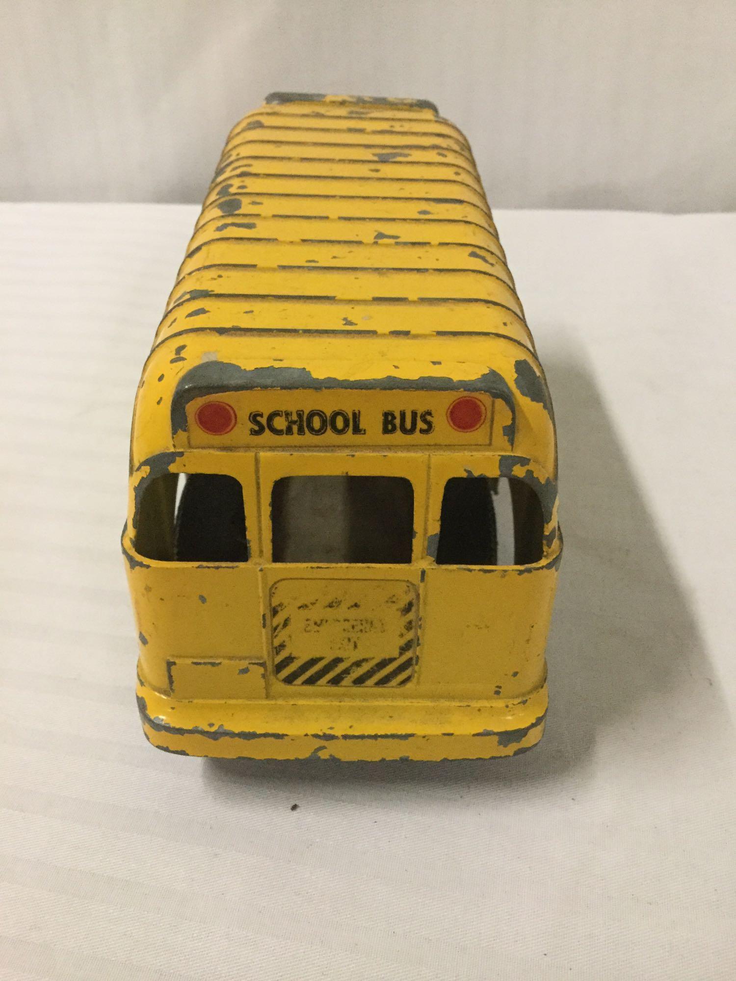 1 yellow Hubley die cast toy school bus - as is fair cond