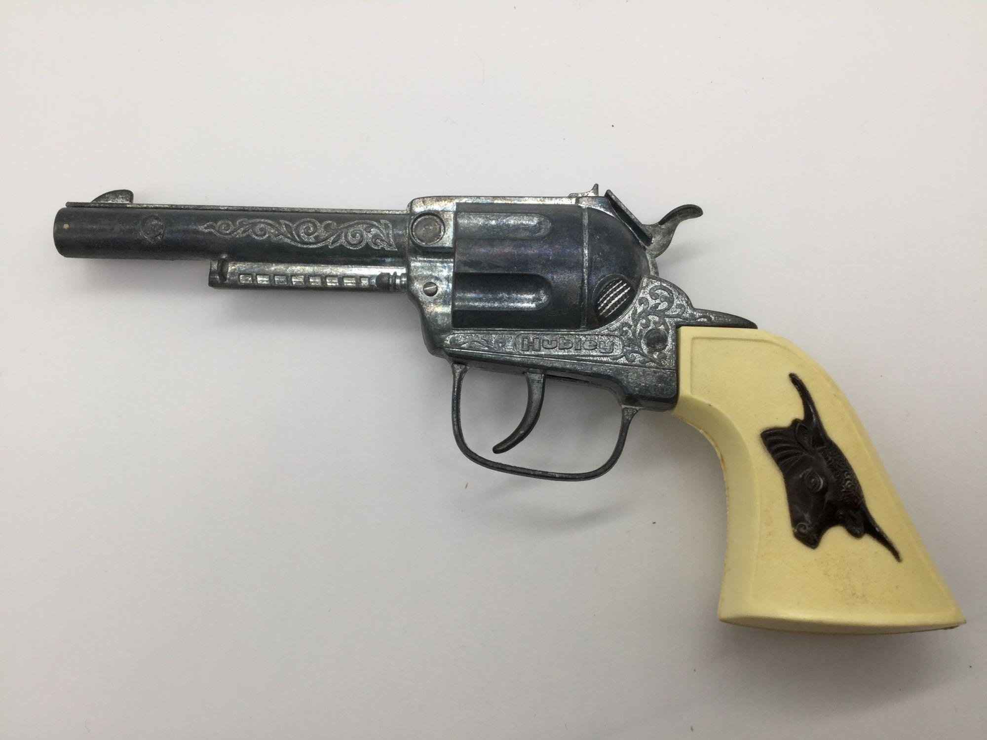 6 vintage Hubley metal cap gun pistol circa 40-60s - no model names, various designs - see desc as
