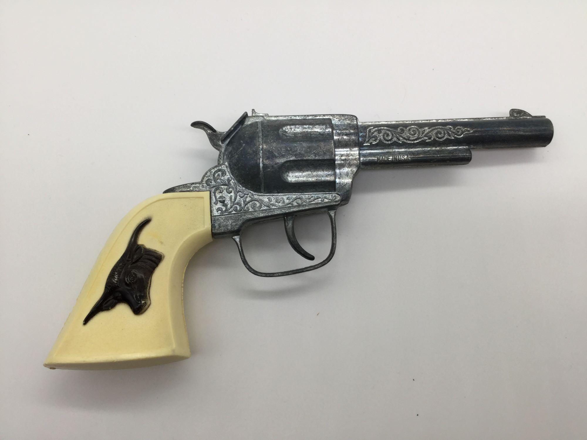 6 vintage Hubley metal cap gun pistol circa 40-60s - no model names, various designs - see desc as