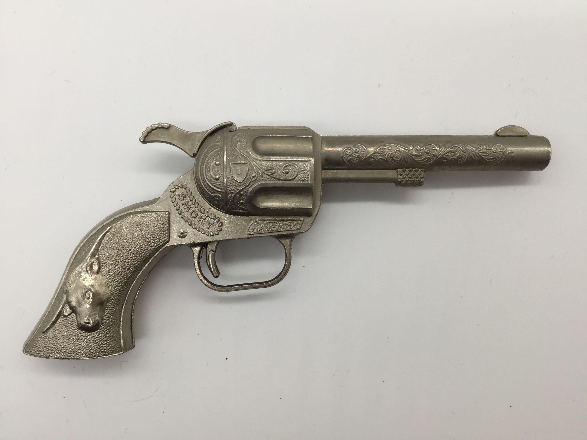 Collection of 5 vintage Hubley 50s era cap guns incl. Cowboy model with matching leather holster