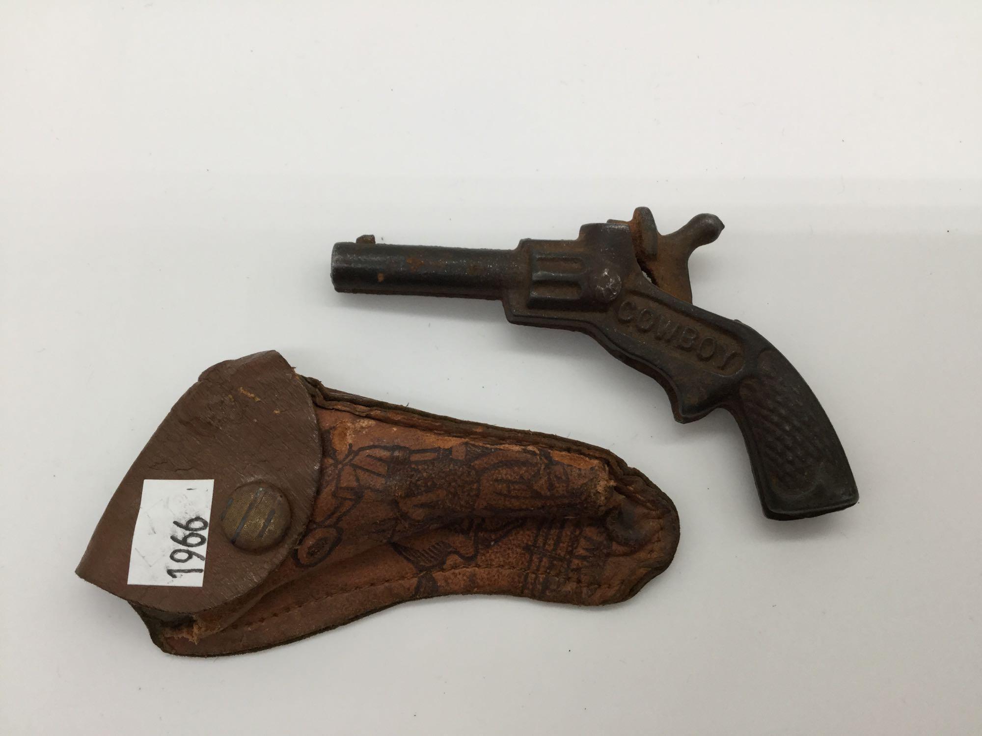 Collection of 5 vintage Hubley 50s era cap guns incl. Cowboy model with matching leather holster